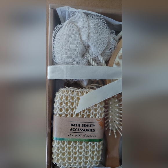 Bath Spa Beauty Accessories - Picture 2 of 4